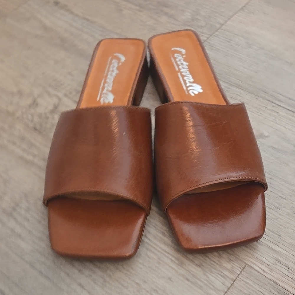 Women's Brown Leather Slides